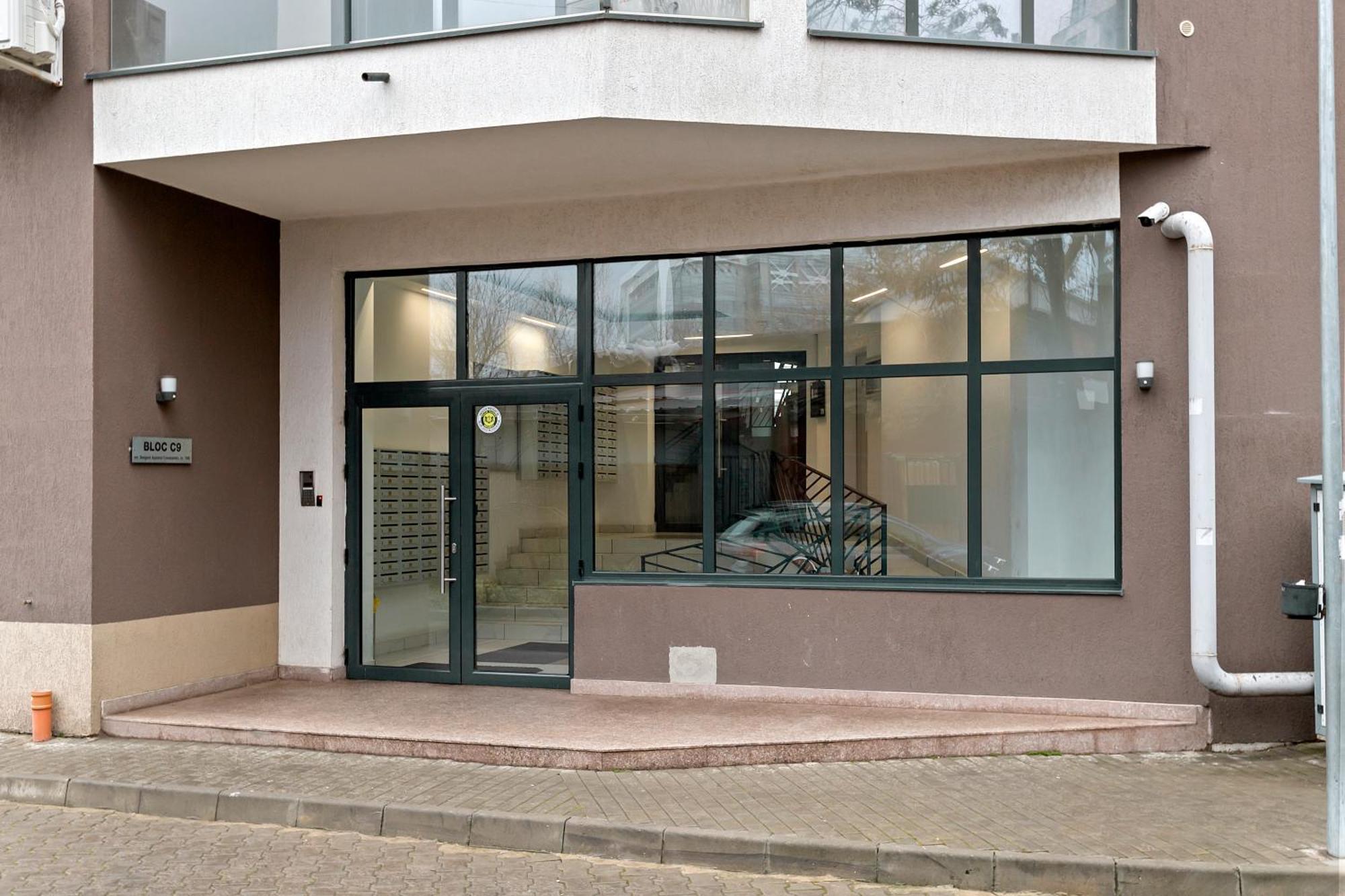 Mido Park Apartment With Private Parking & Self Check-In بوخارست المظهر الخارجي الصورة