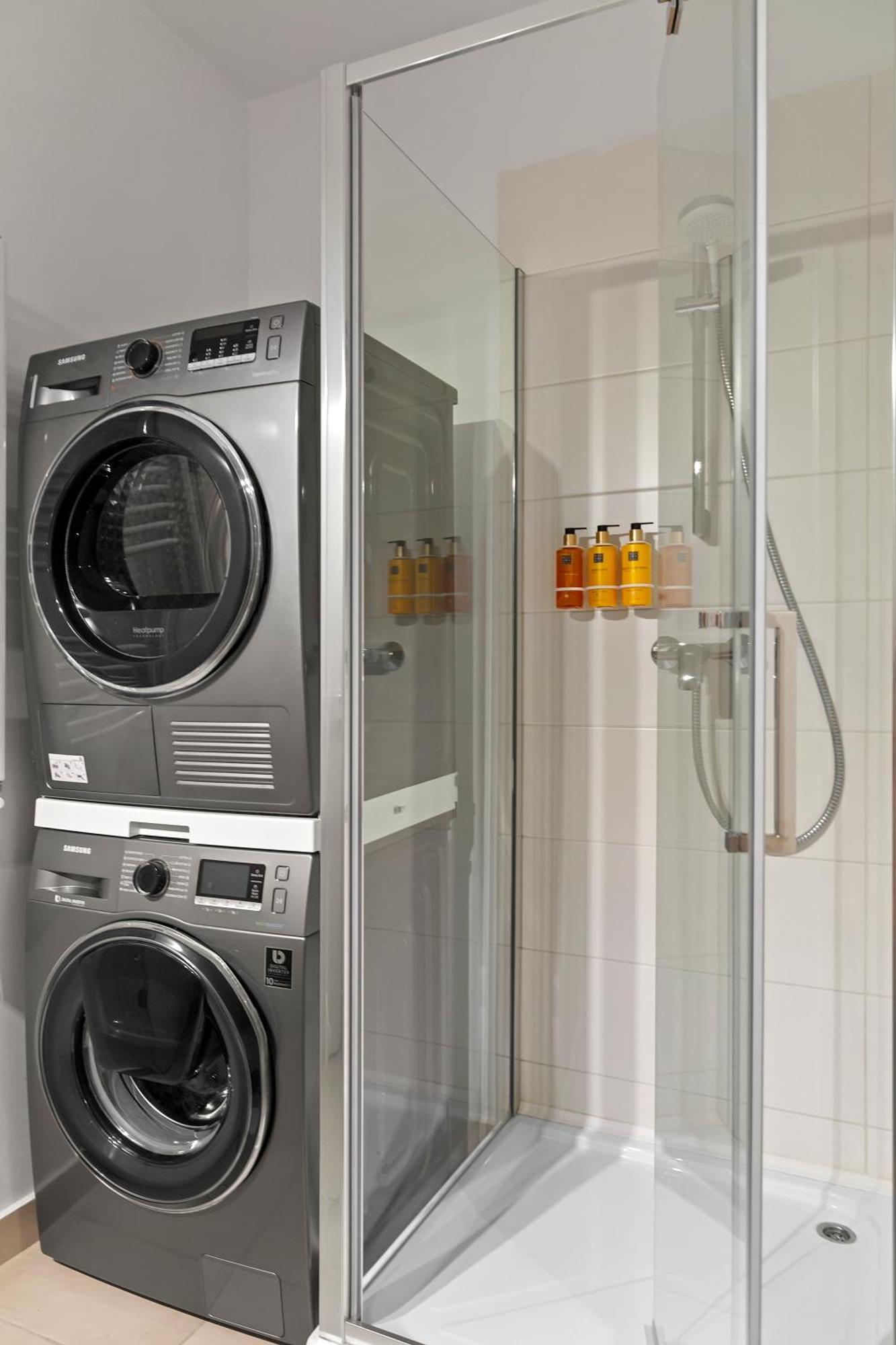 Mido Park Apartment With Private Parking & Self Check-In بوخارست المظهر الخارجي الصورة