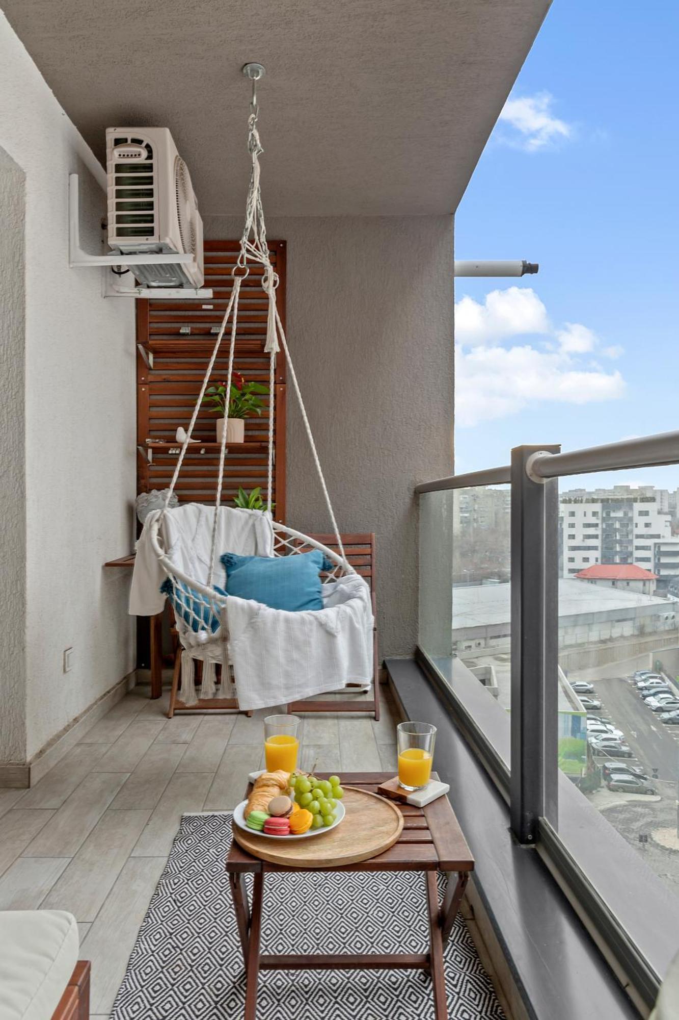 Mido Park Apartment With Private Parking & Self Check-In بوخارست المظهر الخارجي الصورة